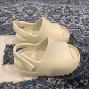 Baby (6K) YEEZY Adidas Slide